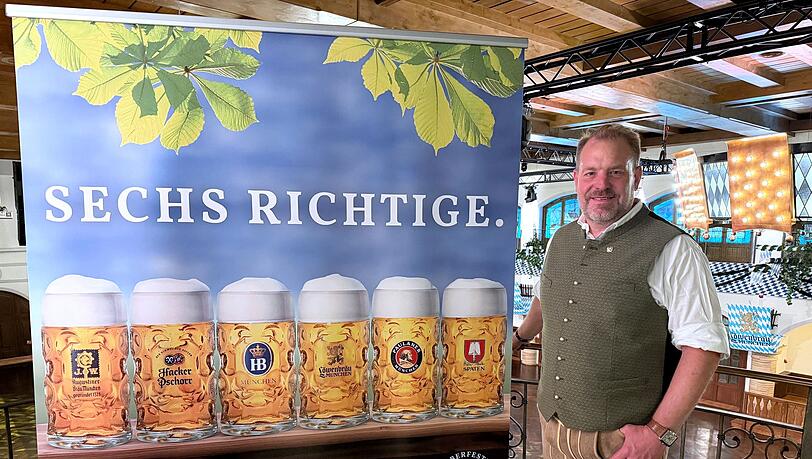 Andreas Maisberger, Geschäftsführer des Vereins Münchener Brauereien, präsentiert die sechs Wiesnbiere bei der Oktoberfestbierprobe 2026. Andreas Maisberger, Geschäftsführer des Vereins Münchener Brauereien, präsentiert die sechs Wiesnbiere bei der Oktoberfestbierprobe 2026.