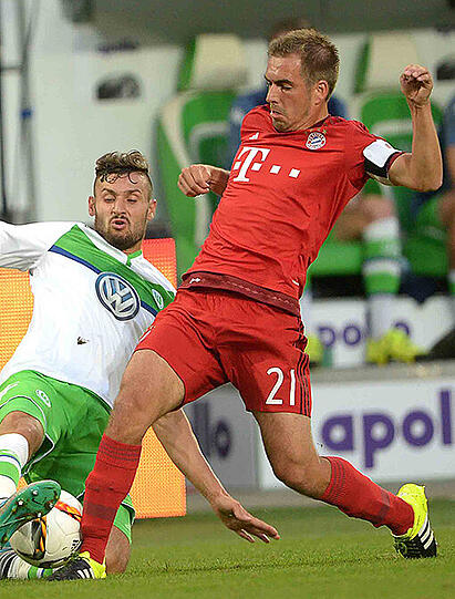 PHILIPP LAHM NOTE 3: So schnell geht&rsquo;s, Nun ist der Kapitän wieder Rechtsverteidiger &ndash; und das auf Sicht, vor allen, wenn Vidal spielfit ist. Auch wenn's ihm nicht so schmeckt wie die Position im defensiven Mittelfeld: Lahm ist der perfekte Rückenfreihalter für Robben. Später nach Rochaden wieder in der Mitte. Kein Thema für ihn.