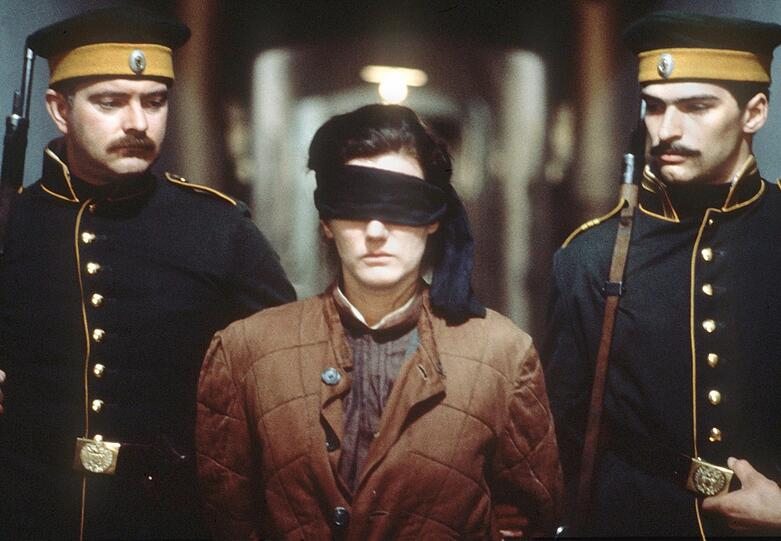 Rosa Luxemburg (Barbara Sukova) in Margarethe von Trottas Film über die Revolutionärin.