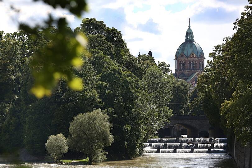Der Blick rüber ins Lehel mit der Kuppel der Lukaskirche.