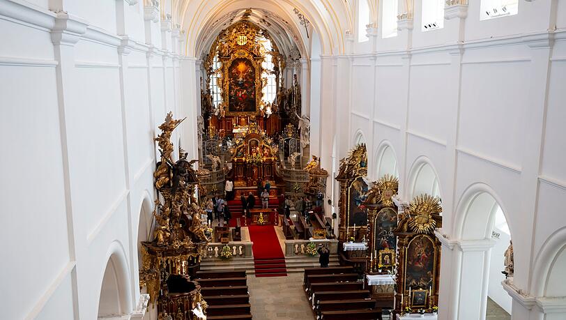 2012 war die Kirche wegen statischer Mängel geschlossen worden. Es folgten viele Jahre der Sanierung. 2012 war die Kirche wegen statischer Mängel geschlossen worden. Es folgten viele Jahre der Sanierung.
