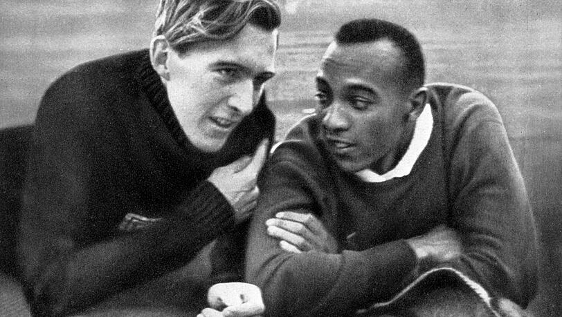 Carl Ludwig "Luz Long" und Jesse Owens 1936 in Berlin. Carl Ludwig "Luz Long" und Jesse Owens 1936 in Berlin.