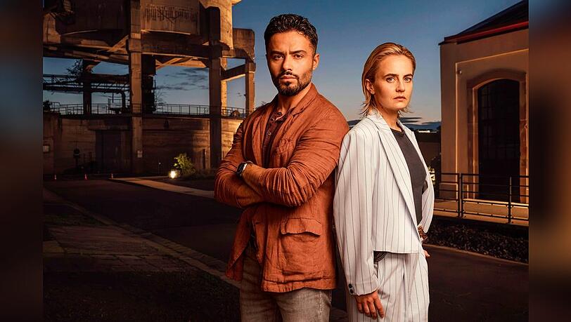 "Der Saarland-Krimi" mit Tayfun Can (Aram Arami), Sozialarbeiter und ehemaliger Kollege von Kriminalhauptkommissarin Elisa Santori (Olga von Luckwald).