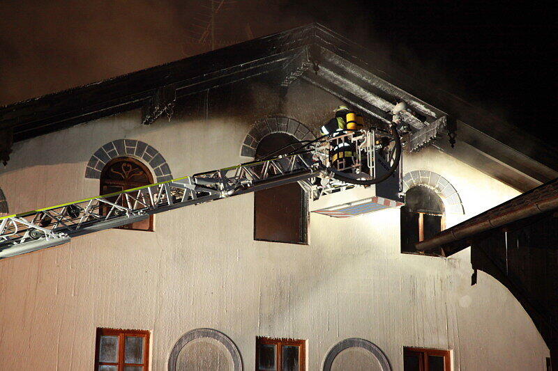 Brand in Schechen: Ein Dachstuhl ist völlig ausgebrannt. Hier die Bilder...
