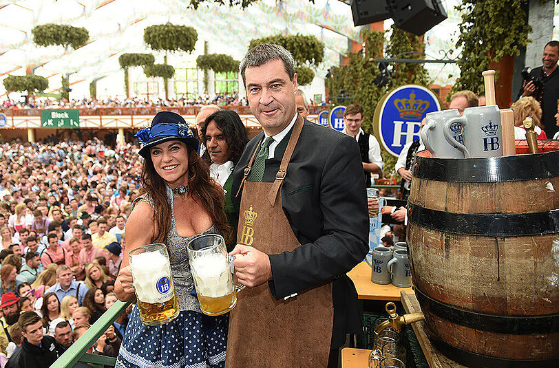 Finanzminister Markus Söder mit der Schauspielerin Christine Neubauer.