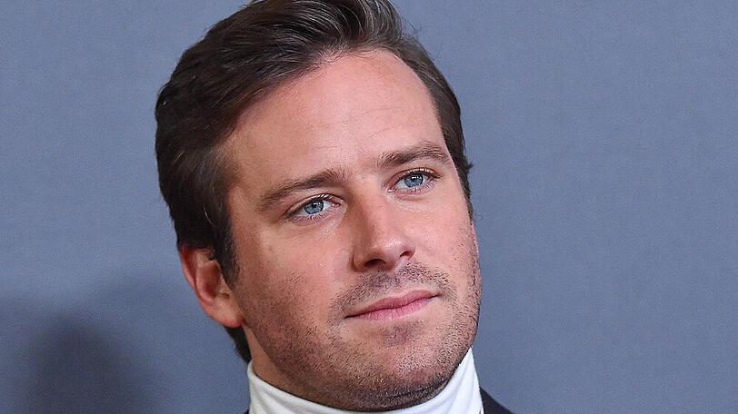 Armie Hammer baut derzeit stark auf einen Freund