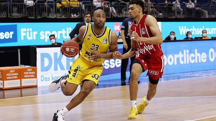 Der FC Bayern hat das erste Finalspiel gegen Alba Berlin verloren.