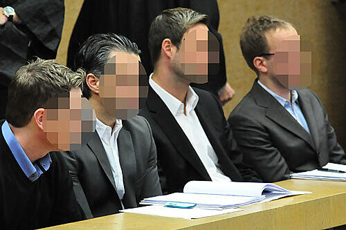 Die ehemaligen Mitarbeiter vor Gericht