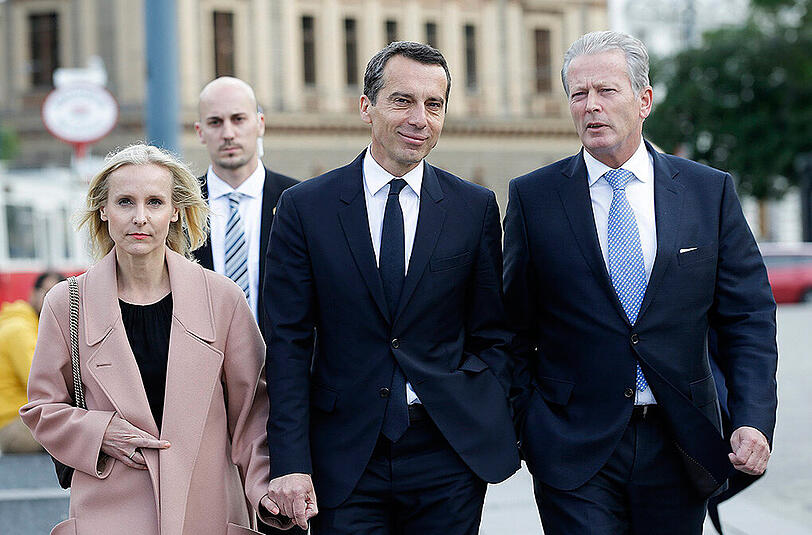 Österreich hat einen neuen Bundeskanzler: Christian Kern (m.)