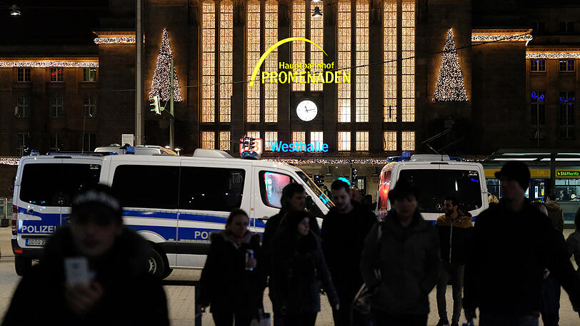 Im Leipziger Stadtteil Connewitz kam es in der Silvesternacht 2017/2018 zu schweren Ausschreitungen. Die Bilder.