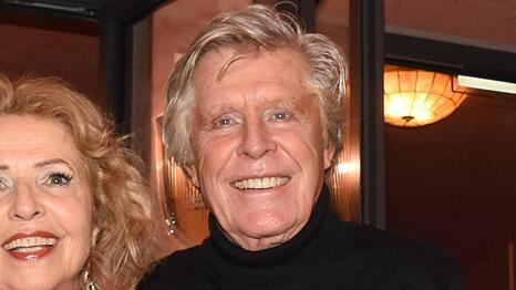 Sigmar Solbach bei der Premiere "Der Abschiedsbrief" Mitte M&auml;rz in der Kom&ouml;die im Bayerischen Hof in M&uuml;nchen.