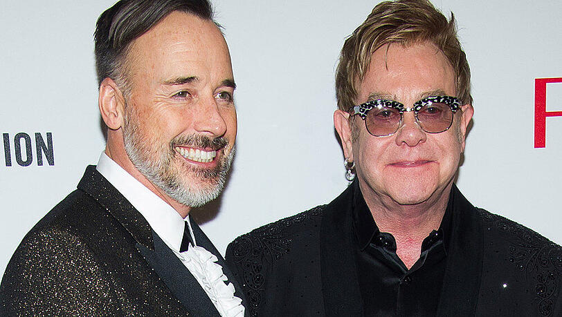 Elton John (re.) und David Furnish im Oktober auf einer Veranstaltung in New York Elton John (re.) und David Furnish im Oktober auf einer Veranstaltung in New York
