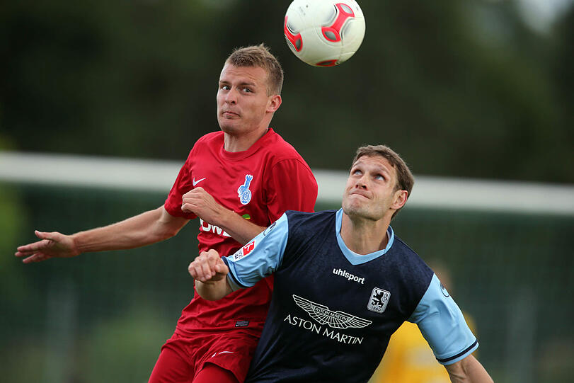 Starker Auftritt im Testspiel: In den neuen Trikots siegen die Löwen mit 4:0 gegen den MSV Duisburg.