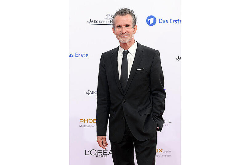 Schauspieler Ulrich Matthes auf dem roten Teppich bei der Verleihung des Deutschen Filmpreises, der Lola 2016, in Berlin.