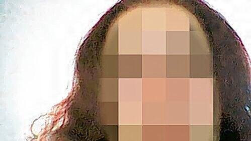 Mutter Angela R. muss sich vor Gericht verantworten. Mutter Angela R. muss sich vor Gericht verantworten.