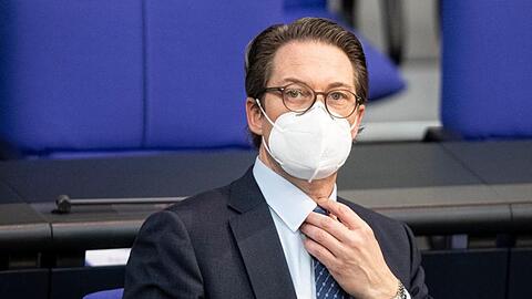 "Die Menschen müssen sich klar machen: Es geht um Gesundheitsschutz und eine gewisse Solidarität mit der Gesellschaft, nämlich dass man getestet zurückkommen muss", sagt Andreas Scheuer.