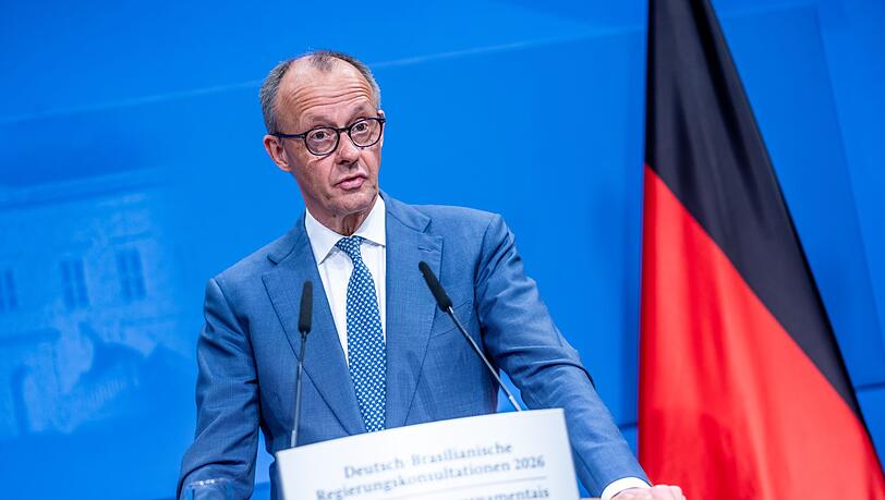 Bundeskanzler Merz l&auml;sst offen, wie er einem m&ouml;glichen Treibstoffmangel begegnen will.