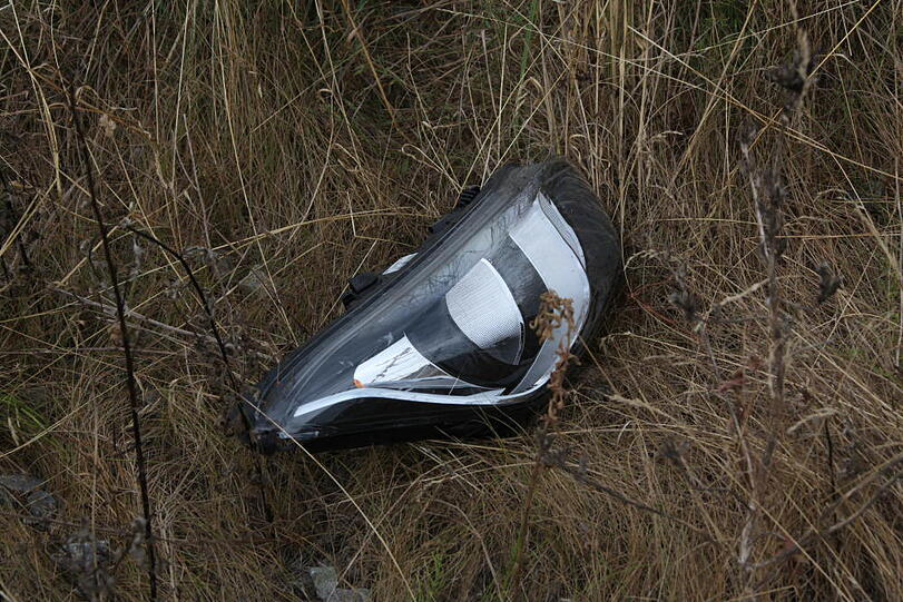Bei einem schweren Unfall mit einem Regionalzug ist am Mittwochmorgen eine junge Autofahrerin ums Leben gekommen.