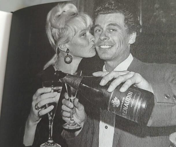 Mit Schmapus und Bussi: Inge und Hans Grandl in ihrer Zeit als Party-Könige im P1 Anfang der 80er Jahre.