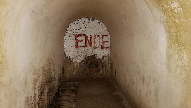 Die deutliche Aufschrift "ENDE" an der Wand markierte den Schlusspunkt des ehemals begehbaren Bunkertrakts unter dem Hotel T&uuml;rken.