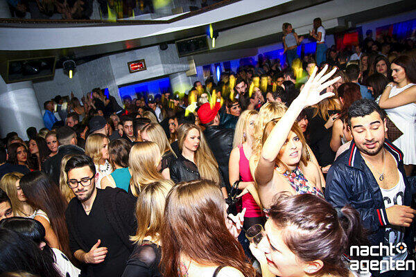 Die besten Party-Bilder vom Samstag. Hier von vom Crown's Club.