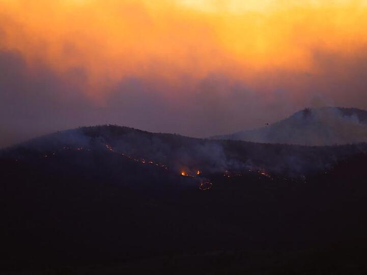 Ein Buschfeuer im Orroral Valley südöich von Canberra.