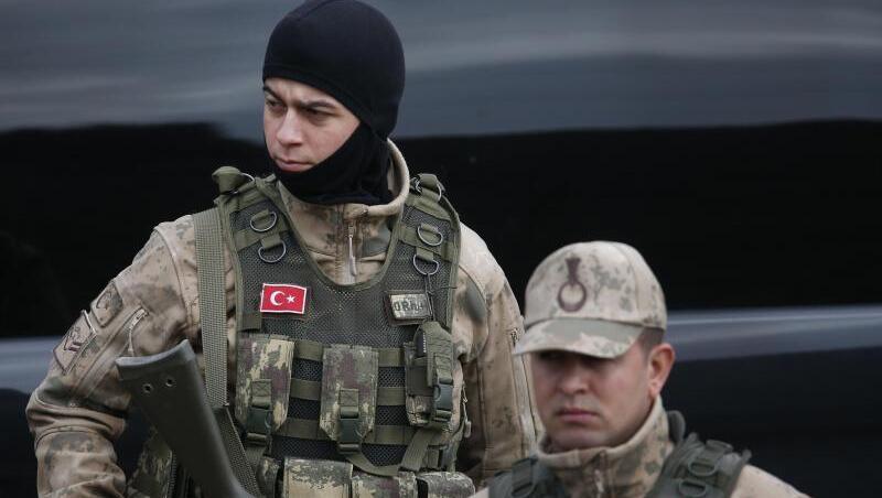 Türkische Soldaten im vergangenen Jahr an der Grenze zu Syrien. Türkische Soldaten im vergangenen Jahr an der Grenze zu Syrien.