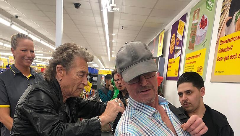 Peter Maffay nimmt sich Zeit für seine Münchner Fans. Peter Maffay nimmt sich Zeit für seine Münchner Fans.