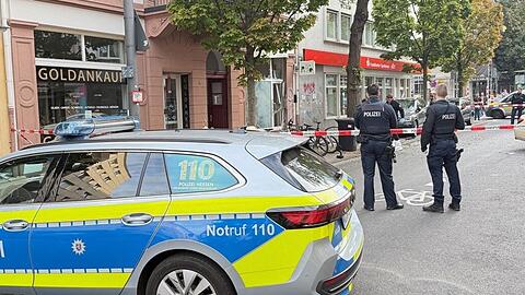 Die Polizei sperrte den Umkreis rund um den Tatort zun&auml;chst ab.