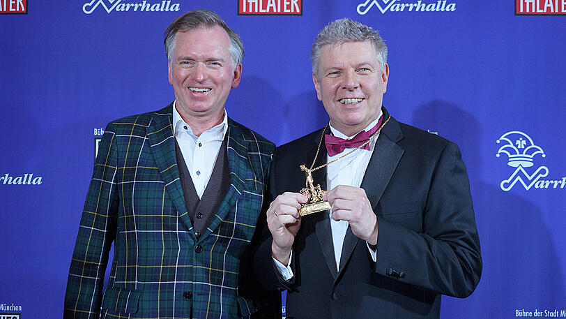 Münchens Oberbürgermeister Dieter Reiter (r.) mit dem Kabarettisten Christian Springer.