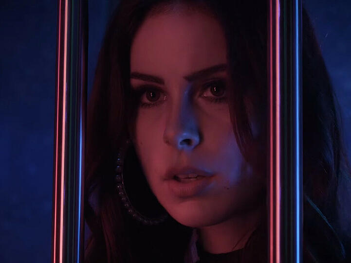 Lena im Video von MoTrip "So wie du bist" (feat. Lary)