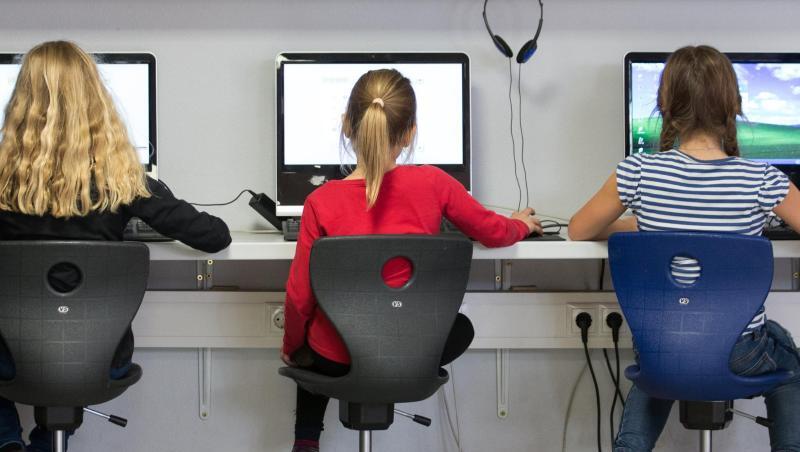 Nicht nur im Bereich des digitalen Schulunterrichts wegen der Ausgangsbeschränkungen könnte das Coronavirus sich auch längerfristig positiv auf den Stand der Digitalisierung in Deutschland auswirken, glaubt der Experte. (Symbolbild) Nicht nur im Bereich des digitalen Schulunterrichts wegen der Ausgangsbeschränkungen könnte das Coronavirus sich auch längerfristig positiv auf den Stand der Digitalisierung in Deutschland auswirken, glaubt der Experte. (Symbolbild)