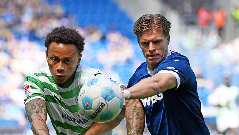 Roberto Massimo (l) hofft in Zabrze auf mehr Spielzeit.