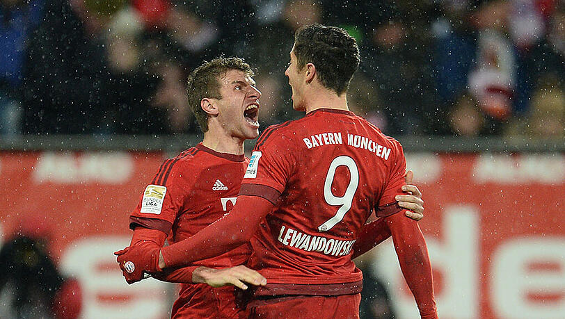 In Feierlaune: Die Bayern-Stars Thomas Müller (links) und Robert Lewandowski. In Feierlaune: Die Bayern-Stars Thomas Müller (links) und Robert Lewandowski.