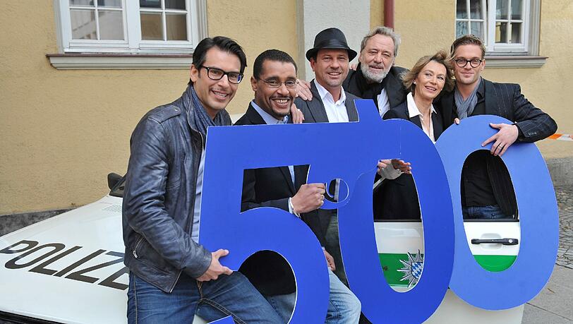 500 Folgen "Soko": Florian Odendahl, Christofer von Beau, Michel Guillaume, Gerd Silberbauer, Ilona Grübel, Joscha Kiefer (v. l.). 500 Folgen "Soko": Florian Odendahl, Christofer von Beau, Michel Guillaume, Gerd Silberbauer, Ilona Grübel, Joscha Kiefer (v. l.).