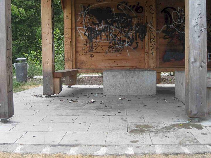 Der Unterstand am Obermenzinger Bolzplatz schaut wirklich nicht schön aus...