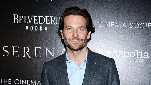 Bradley Cooper, hier bei der Premiere von "Serena", hegt Regie-Ambitionen