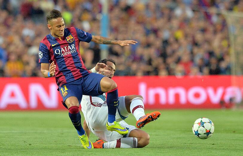 MEDHI BENATIA: 	NOTE 2.
Meist mit Neymar, Brasiliens bestem Fußballer beschäftigt. Stieg hart gegen ihn ein, aber das braucht&rsquo;s in solchen Spielen auch. Ein Büffel im Zweikampf. Sah Gelb nach Foul an Iniesta (52.).