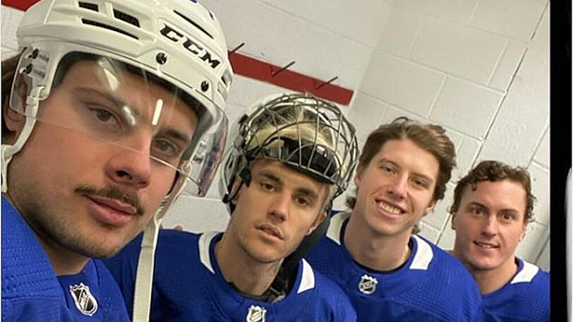 Justin Bieber mit Spielerin der Toronto Maple Leafs