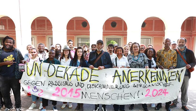 Demo gegen die Leni-Riefenstahl-Ausstellung. Demo gegen die Leni-Riefenstahl-Ausstellung.
