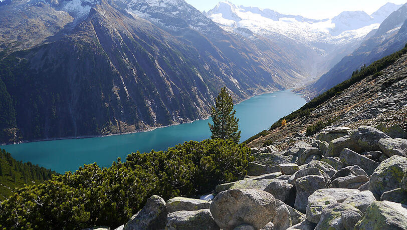 Zwischen Mayrhofen und Pfitsch erleben Sie diese spektakuläre Aussicht. Zwischen Mayrhofen und Pfitsch erleben Sie diese spektakuläre Aussicht.