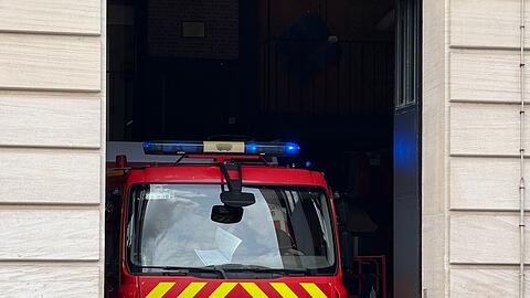 Bei einer Party ist in Paris der Boden einer Wohnung eingebrochen und 20 Menschen sind verletzt worden. (Symbolfoto).