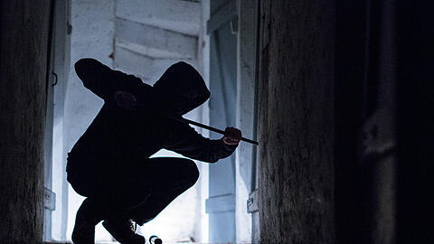 Zwei Einbrecher sind in der N&auml;he des Westfriedhofs von der Polizei erwischt worden. (Symbolbild)