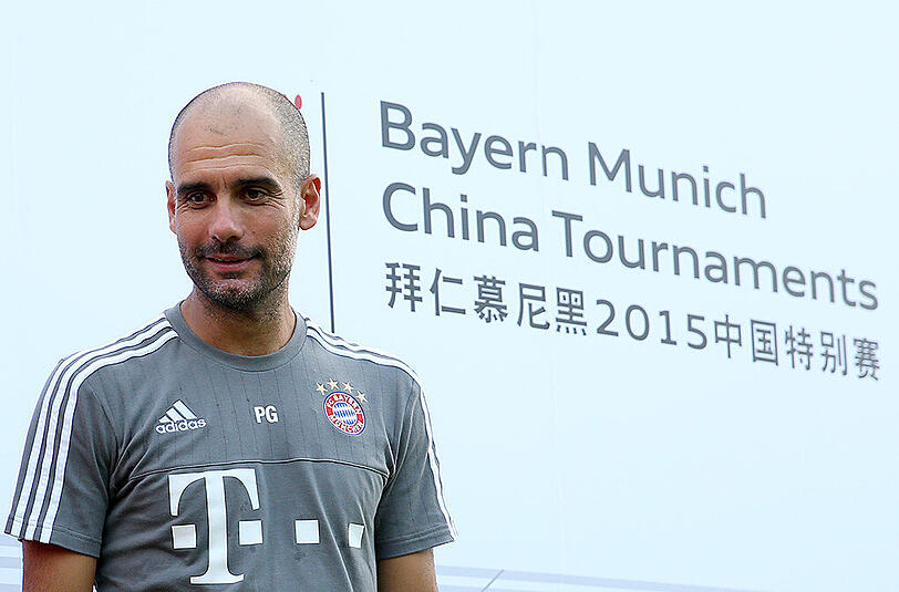 Am vierten Tag der China-Reise steht für die Stars des FC Bayern aktive Entspannung auf dem Programm. Sie geben bei einem Marketing-Termin Vollgas - und golfen. Die Bilder vom Grün.