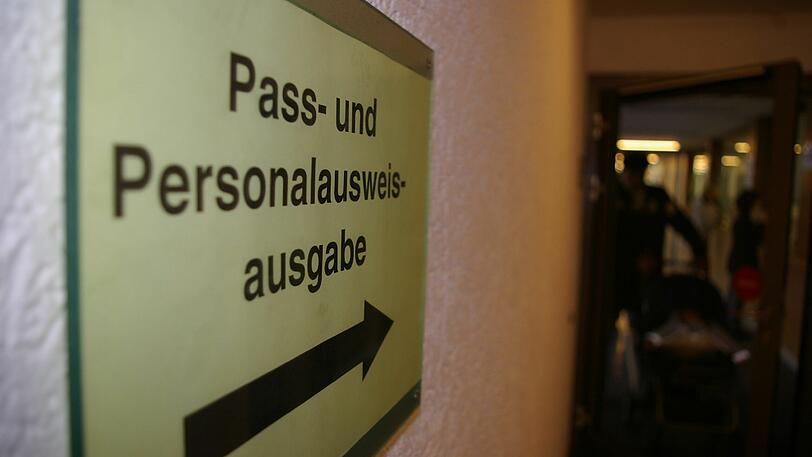 Reisedokumente und Aufenhaltstitel für Ausländer können am Mittwoch nicht abgeholt werden.