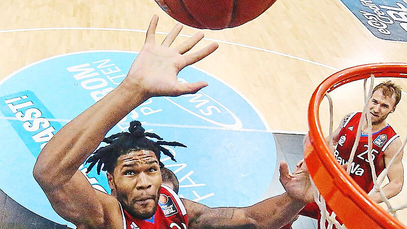 Die Bayern um Devin Booker dominieren Ludwigsburg, siegen 75:65.