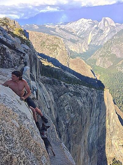 Der US-Extremsportler Dean Potter ist bei einem "Base Jump"-Unfall im Yosemite-Park ums Leben gekommen.