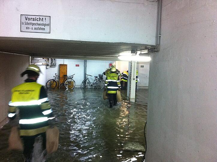 Gefragt in der Nacht zum Montag: die Sandsäcke...