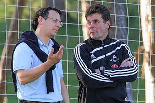 Manager Martin Bader (links) und Trainer Dieter Hecking basteln derzeit mit Hochdruck am Club-Kader für die Bundesliga-Saison 2010/11.