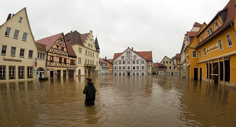 Die Jahrhundert-Flut: Die bewegenden Hochwasser-Bilder.